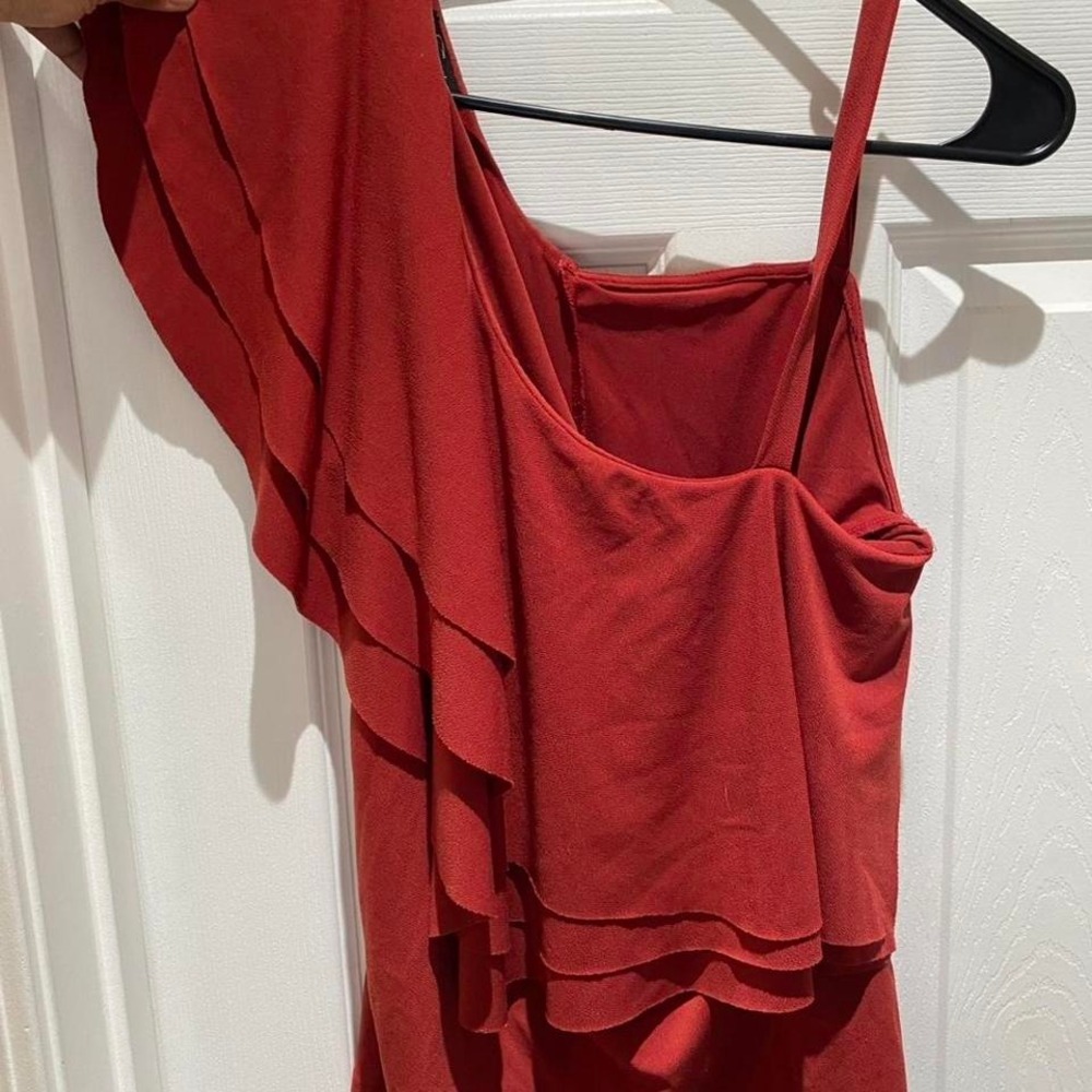 Cupio Red One Shoulder ruffle top Size Large‎